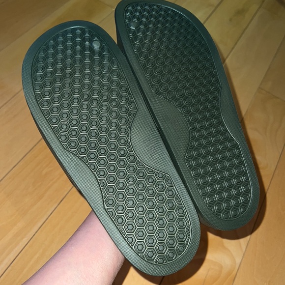 $15 or free with Purchase over $50 - Picture 2 of 2